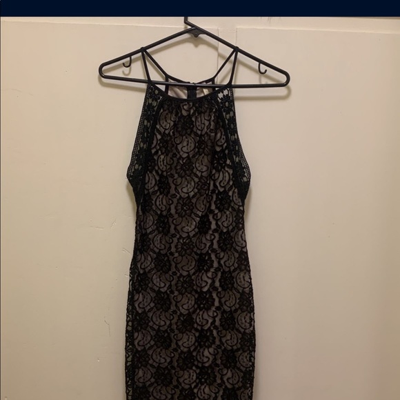 Dresses - Picture 7 of 7